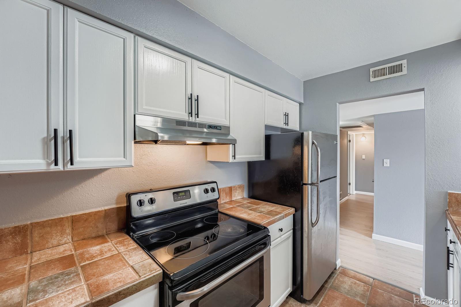 MLS Image #10 for 3855 s monaco st pkwy,denver, Colorado
