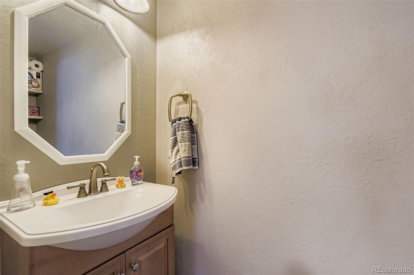 MLS Image #15 for 1191 s joplin street,aurora, Colorado