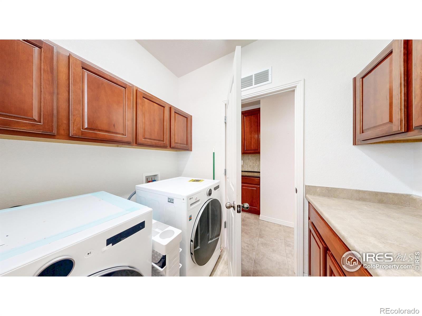 MLS Image #25 for 14230  lakeview lane,broomfield, Colorado