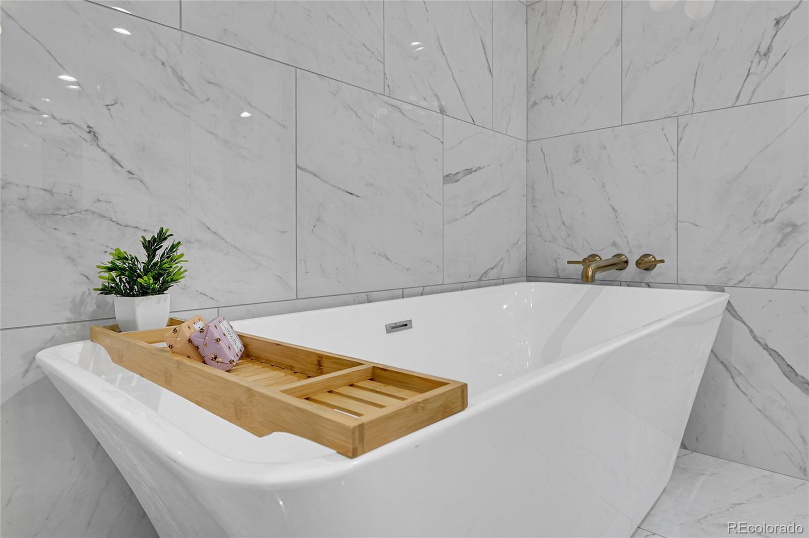 MLS Image #19 for 3821 s magnolia way,denver, Colorado