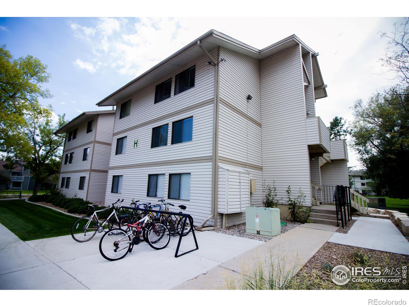 MLS Image #4 for 1705  heatheridge road,fort collins, Colorado