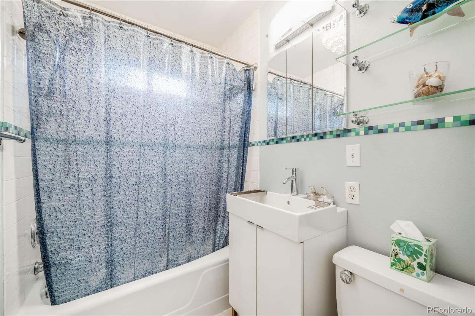 MLS Image #15 for 2011 s franklin street,denver, Colorado