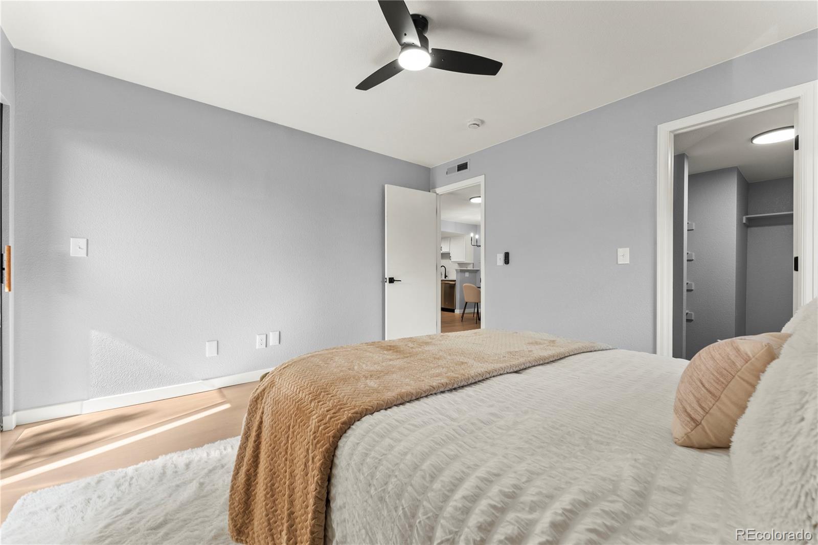 MLS Image #11 for 10293 e peakview avenue,englewood, Colorado