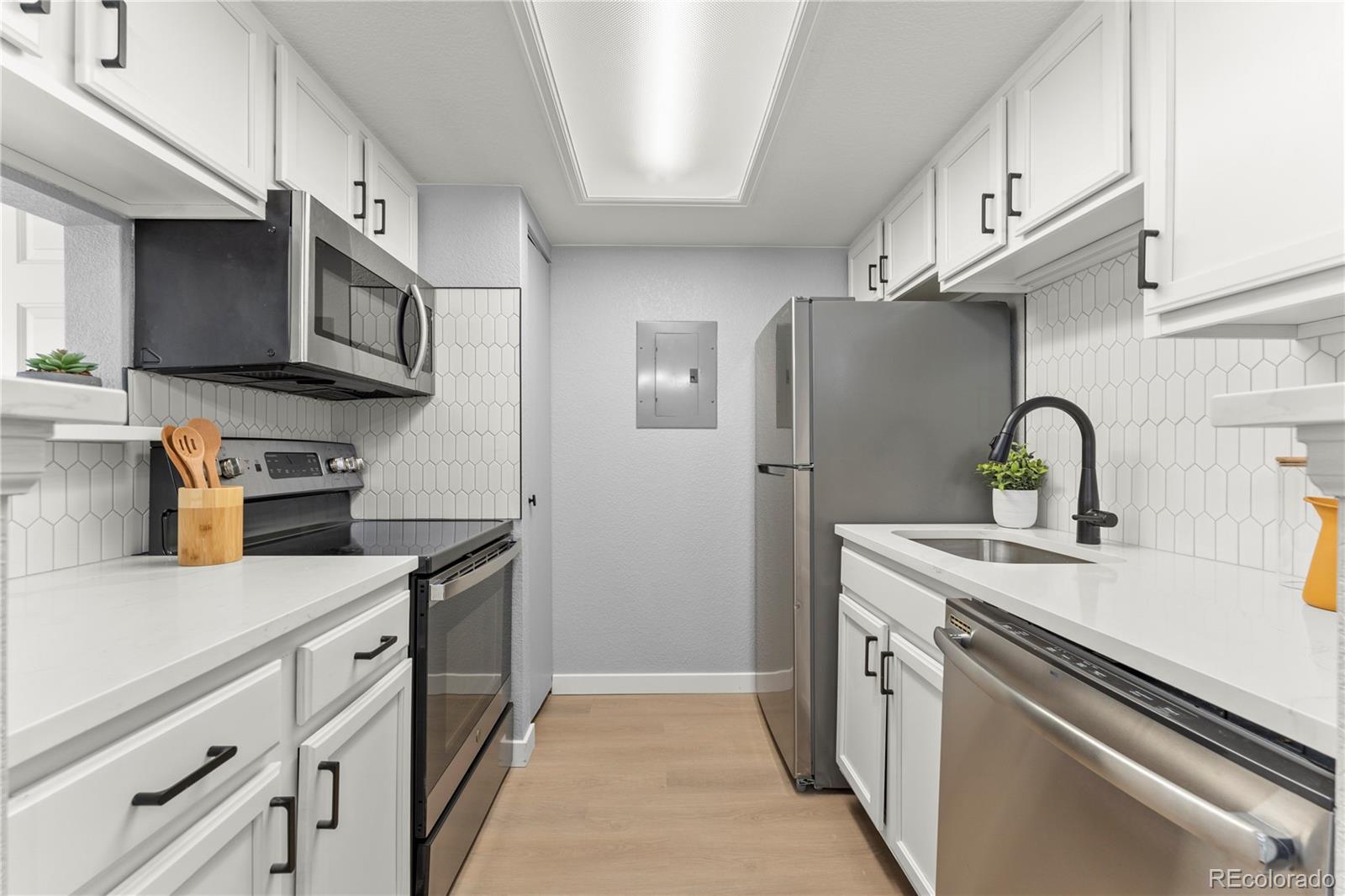MLS Image #7 for 10293 e peakview avenue,englewood, Colorado