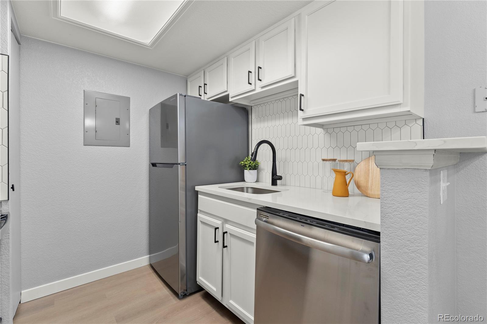 MLS Image #8 for 10293 e peakview avenue,englewood, Colorado