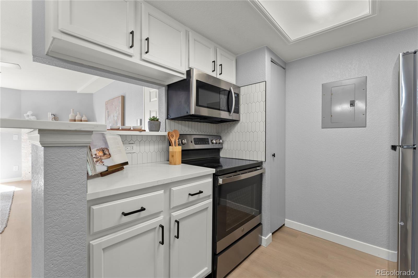 MLS Image #9 for 10293 e peakview avenue,englewood, Colorado