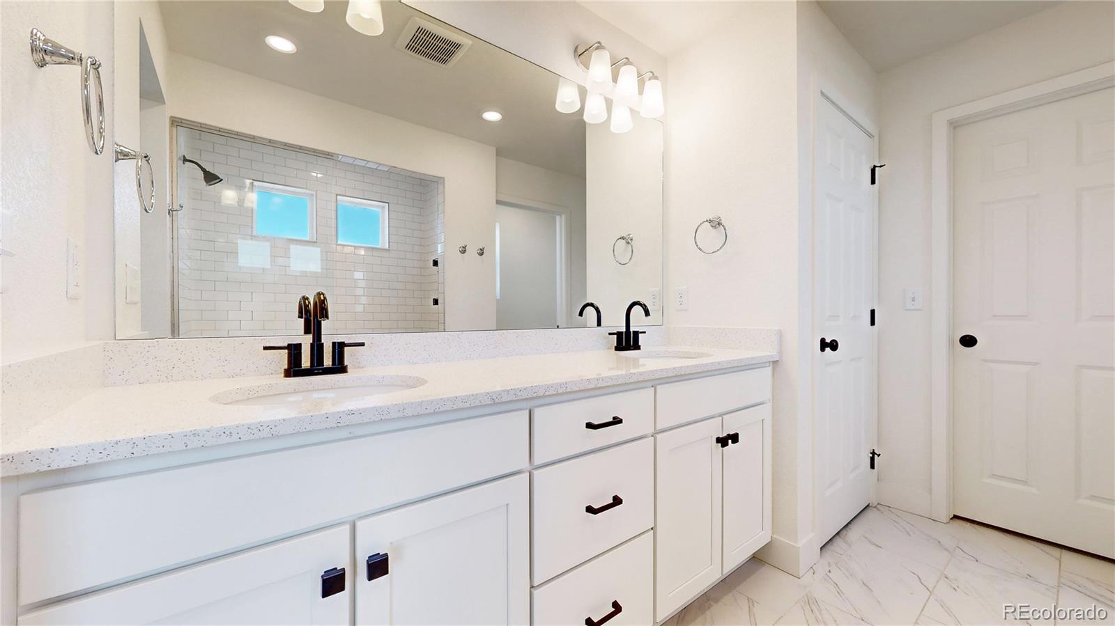 MLS Image #14 for 10949  memphis court,commerce city, Colorado