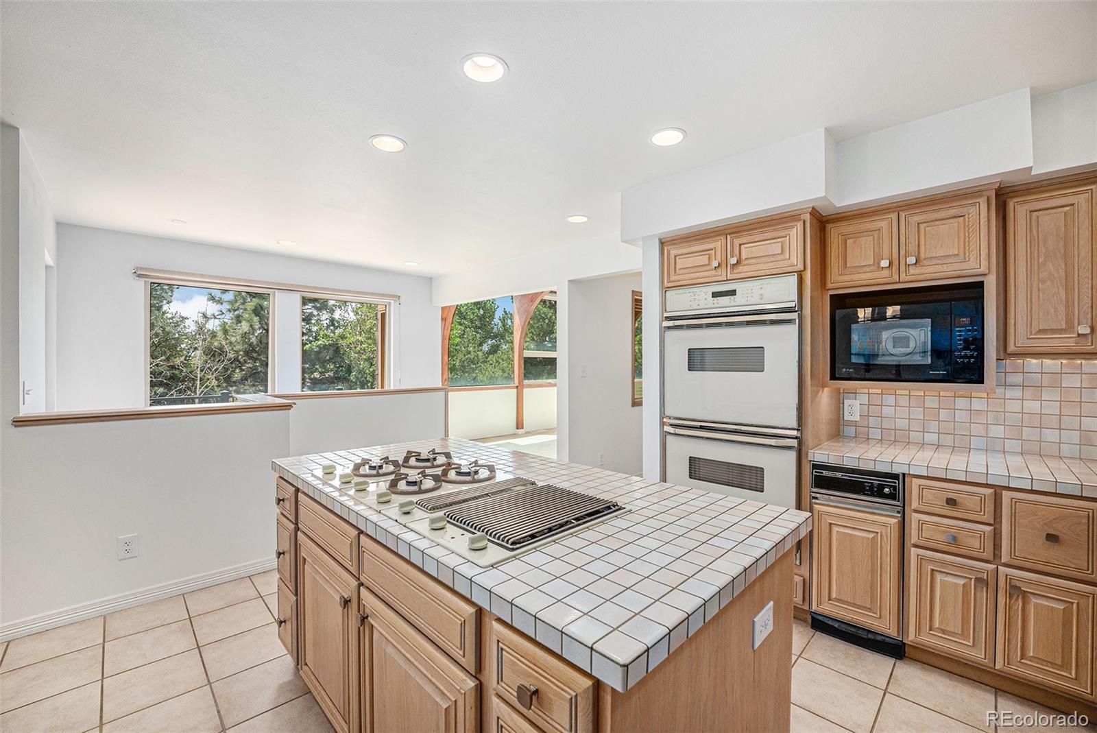 MLS Image #7 for 11802 w 77th drive,arvada, Colorado