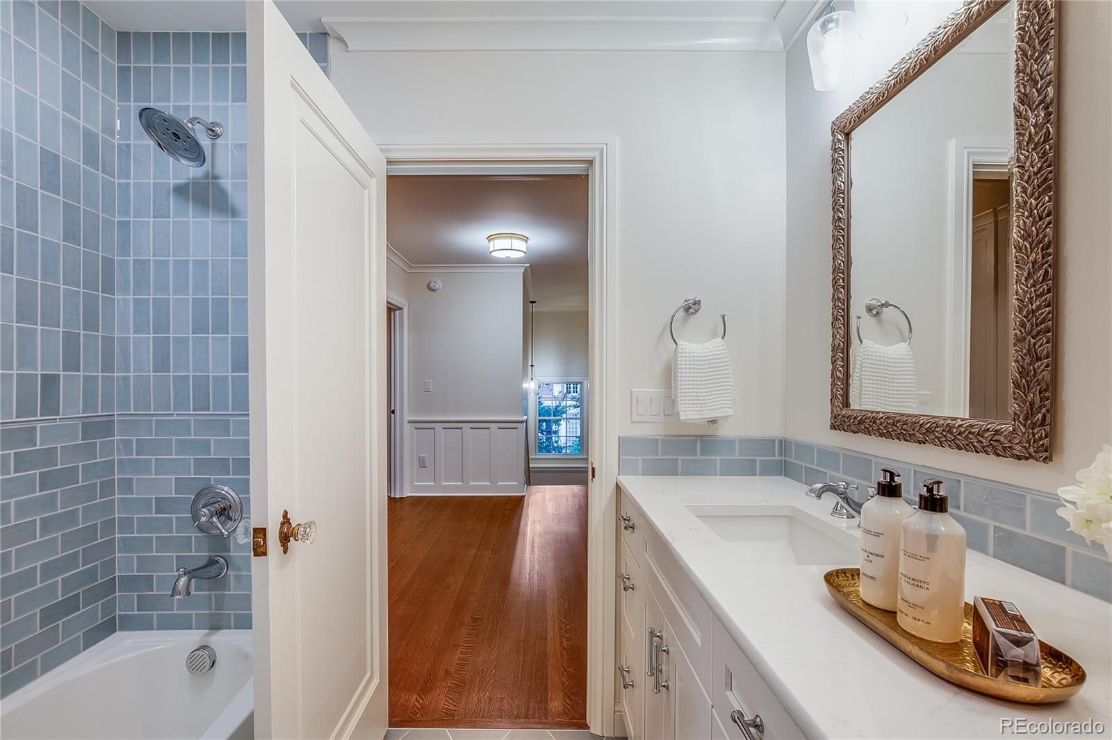 MLS Image #39 for 1770  hudson street,denver, Colorado