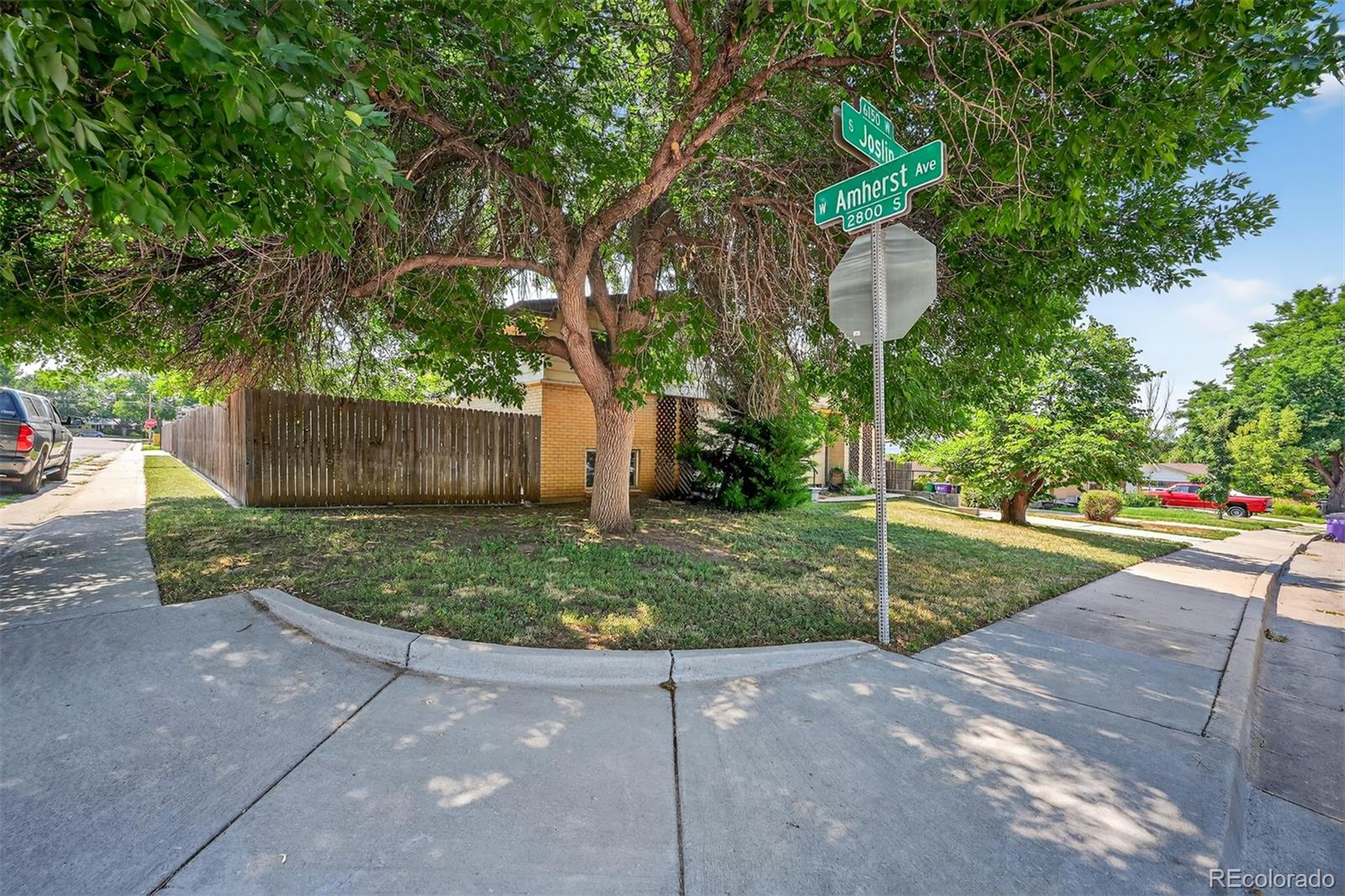 MLS Image #2 for 2806 s joslin court,denver, Colorado