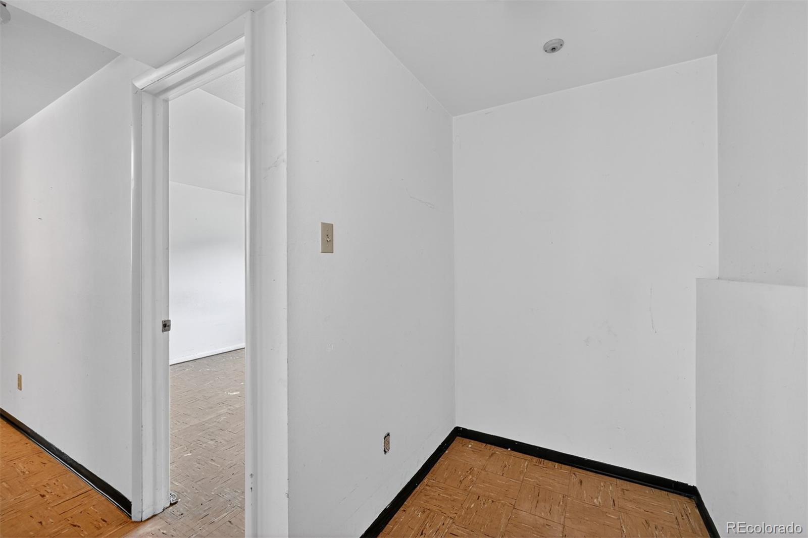 MLS Image #20 for 2806 s joslin court,denver, Colorado
