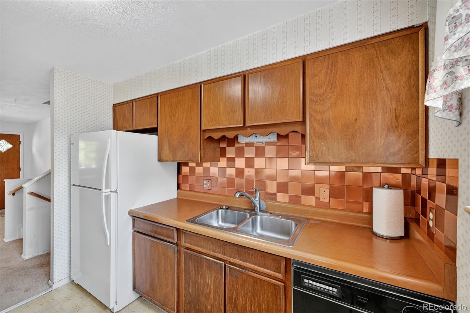 MLS Image #7 for 2806 s joslin court,denver, Colorado
