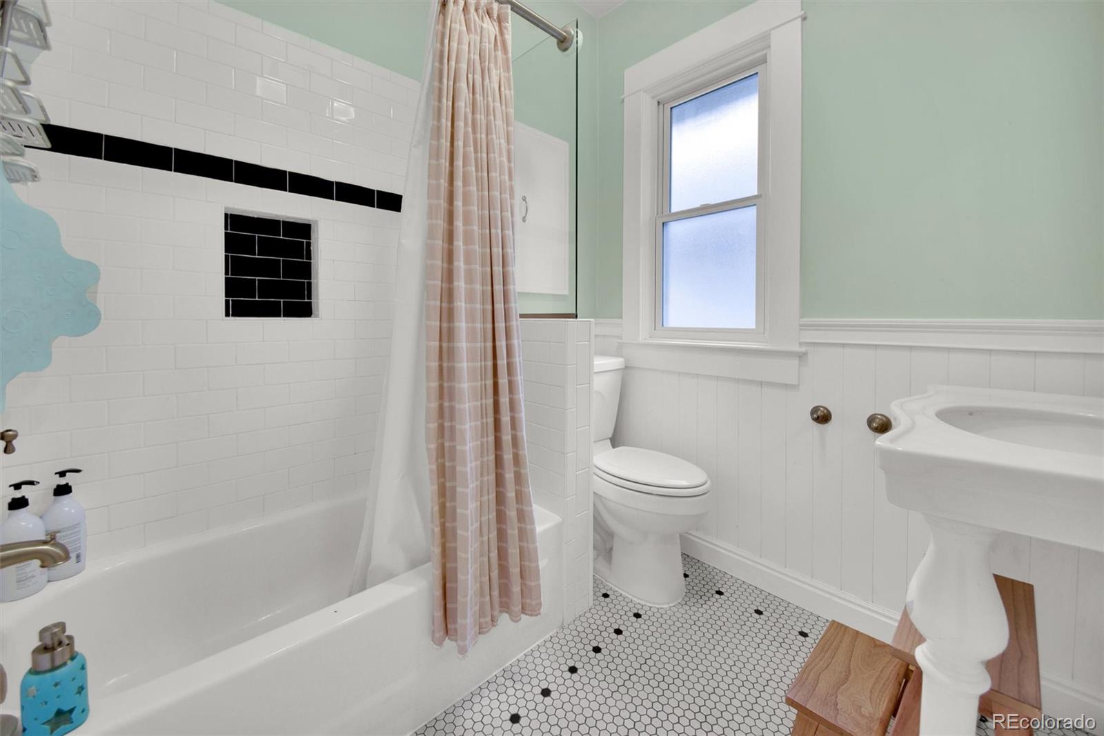 MLS Image #16 for 407 n washington street,denver, Colorado