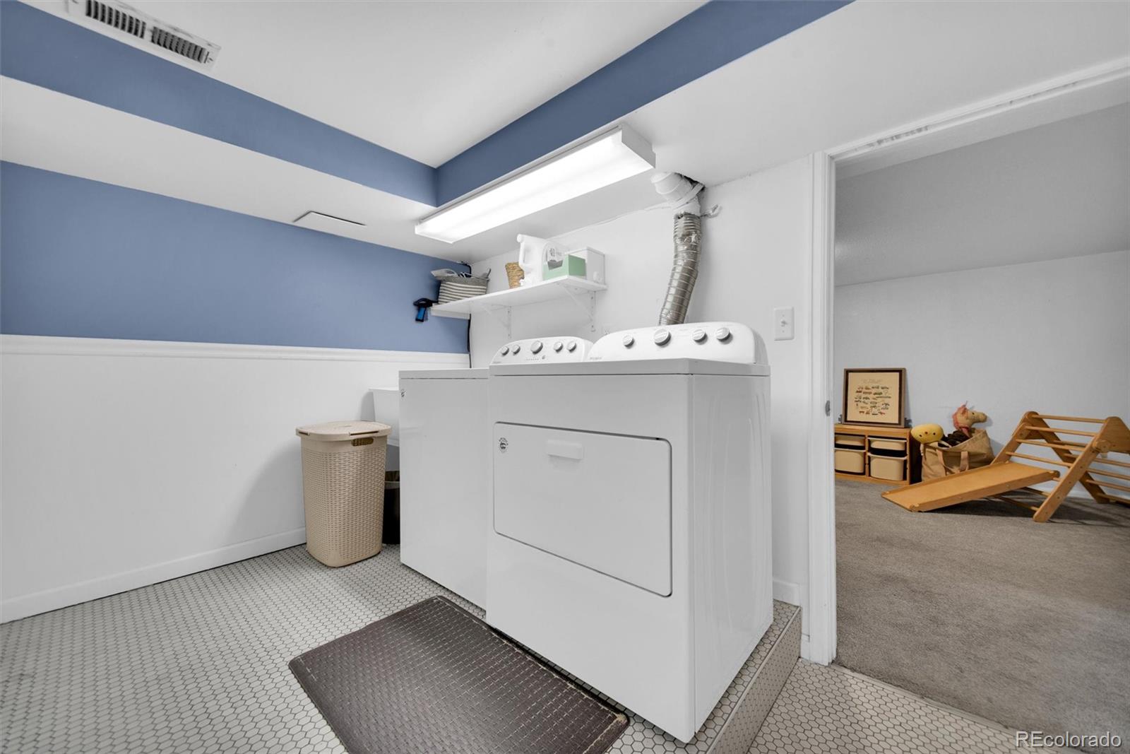MLS Image #22 for 407 n washington street,denver, Colorado