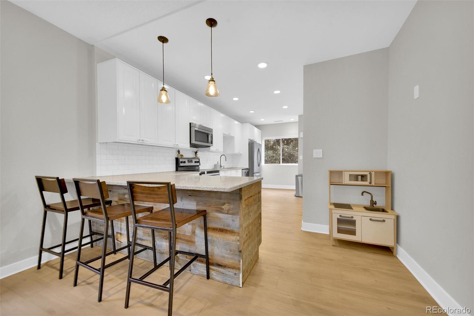 MLS Image #8 for 407 n washington street,denver, Colorado