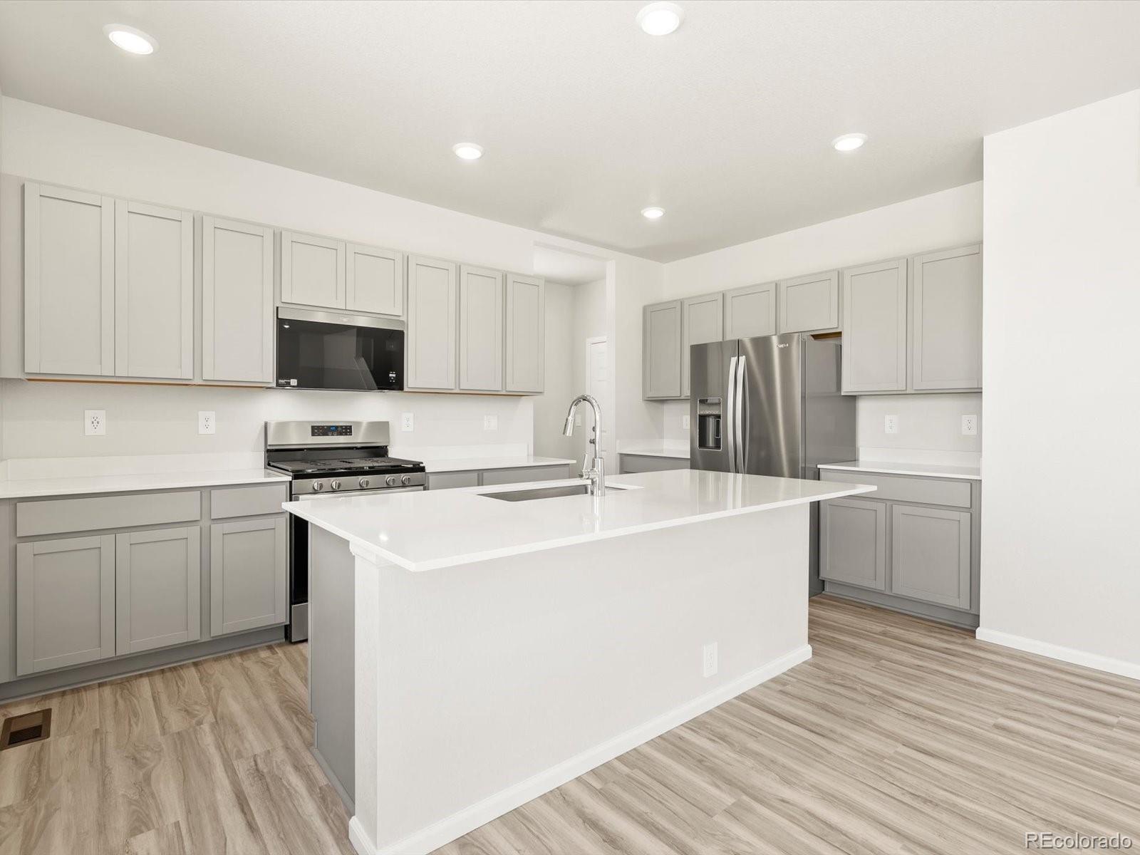 MLS Image #5 for 1601  colorado river drive,windsor, Colorado