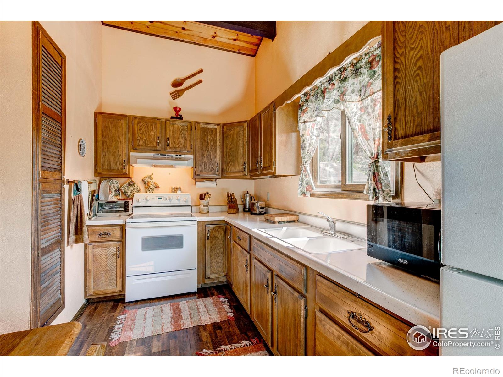 MLS Image #5 for 1142  streamside drive,glen haven, Colorado
