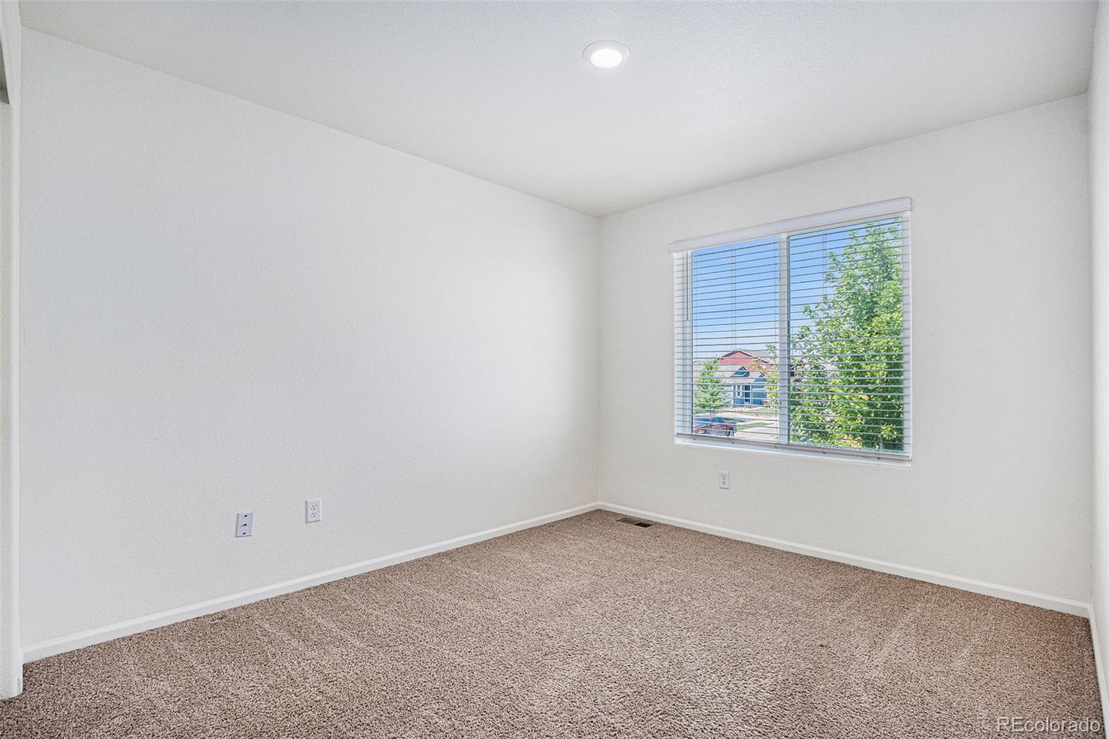 MLS Image #12 for 2004  wildwood street,lochbuie, Colorado