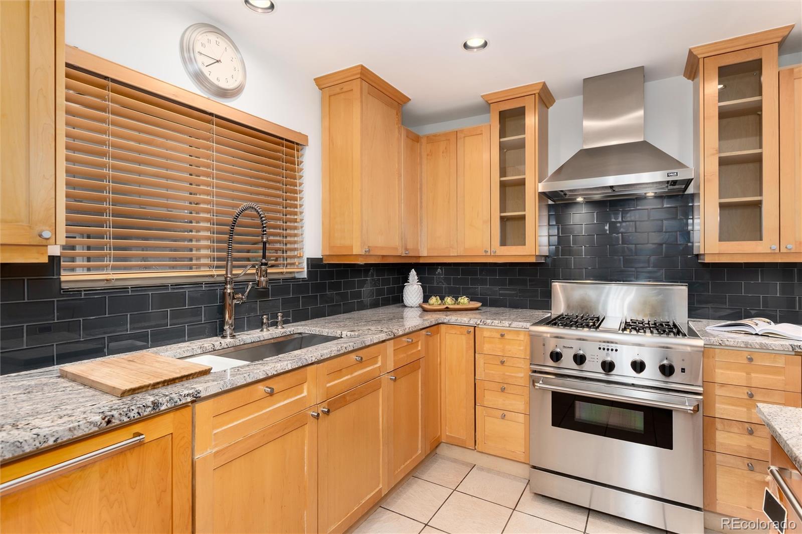 MLS Image #16 for 1689 s forest street,denver, Colorado