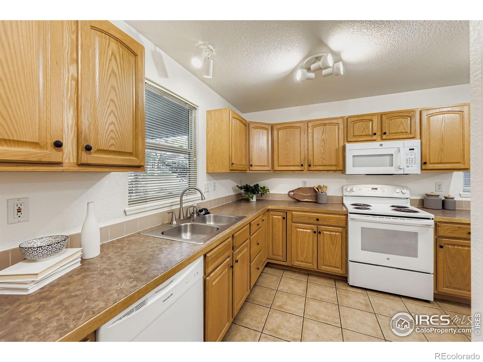 MLS Image #12 for 303 e geneseo street,lafayette, Colorado