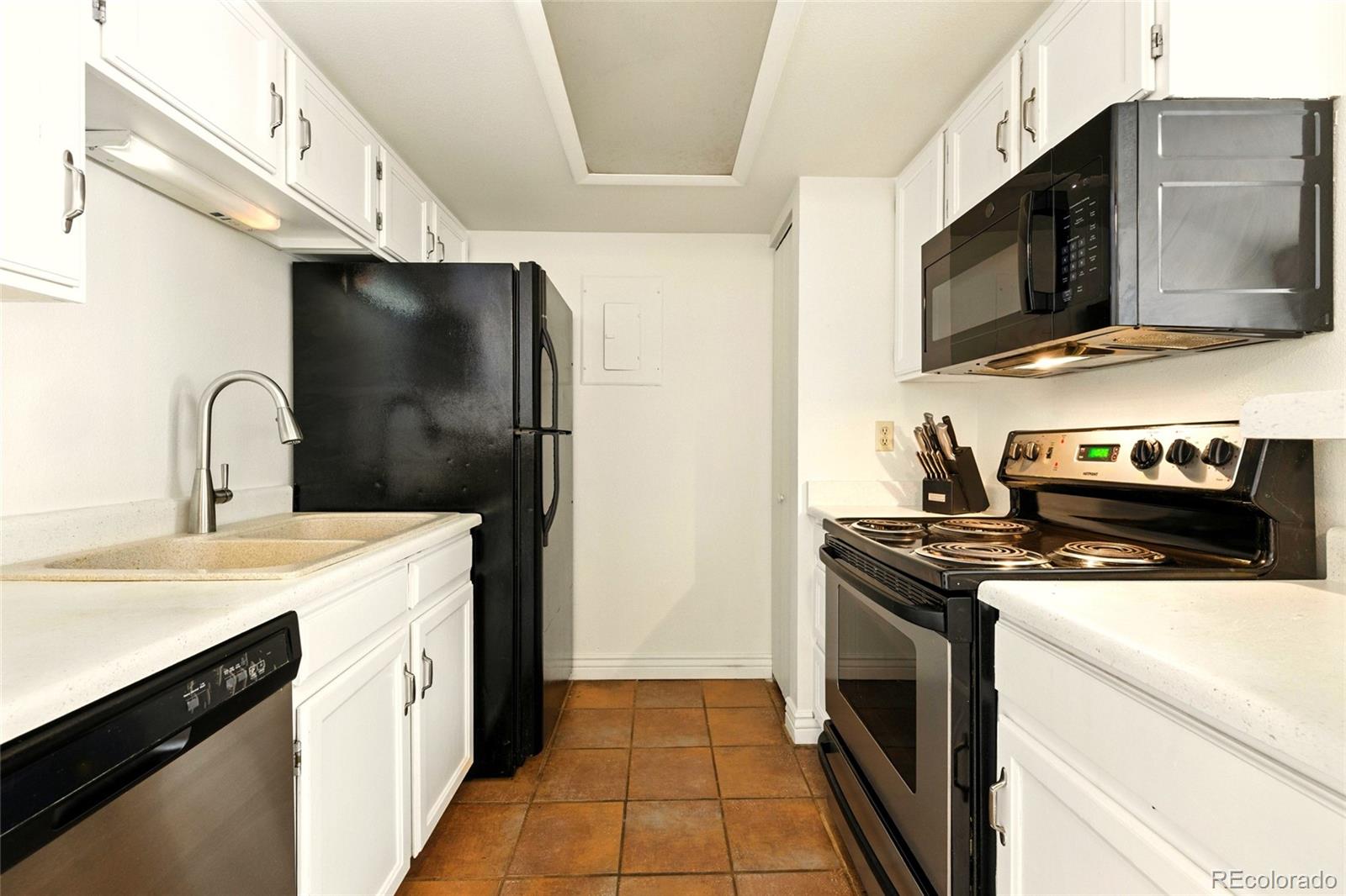 MLS Image #12 for 922 s walden street,aurora, Colorado