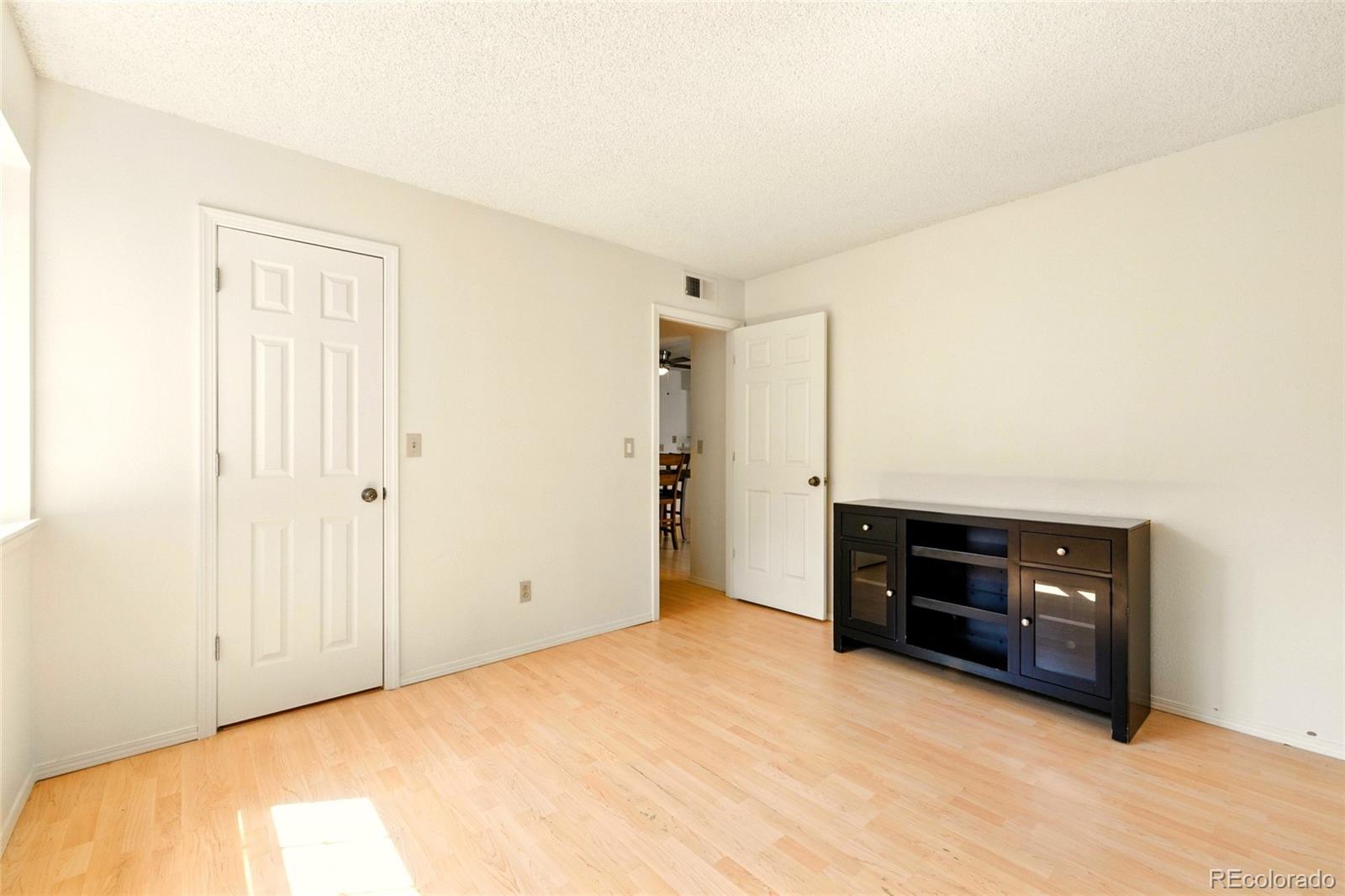 MLS Image #18 for 922 s walden street,aurora, Colorado