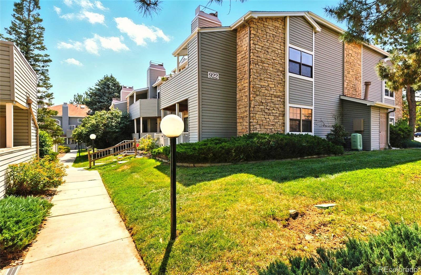 MLS Image #2 for 922 s walden street,aurora, Colorado