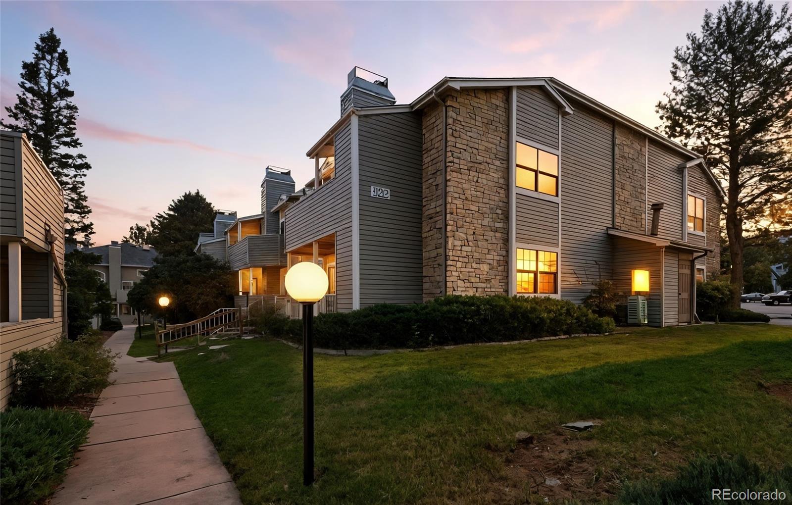 MLS Image #3 for 922 s walden street,aurora, Colorado