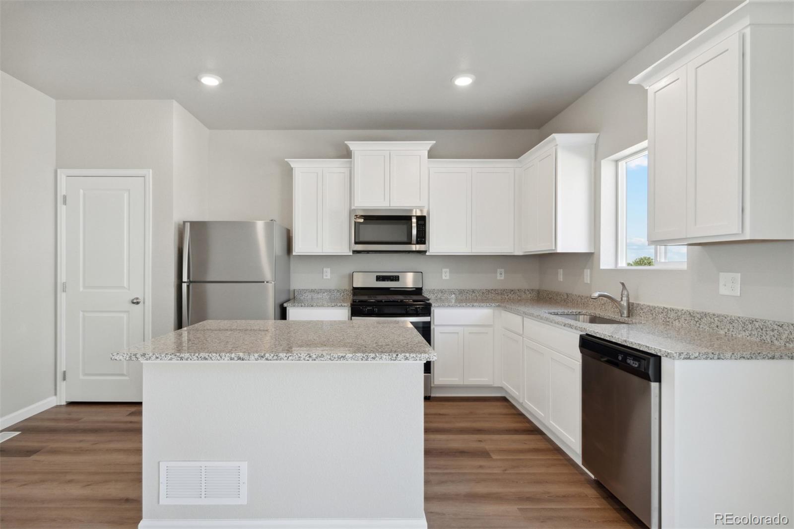 CMA Image for 7212  Dolores Avenue,Frederick, Colorado