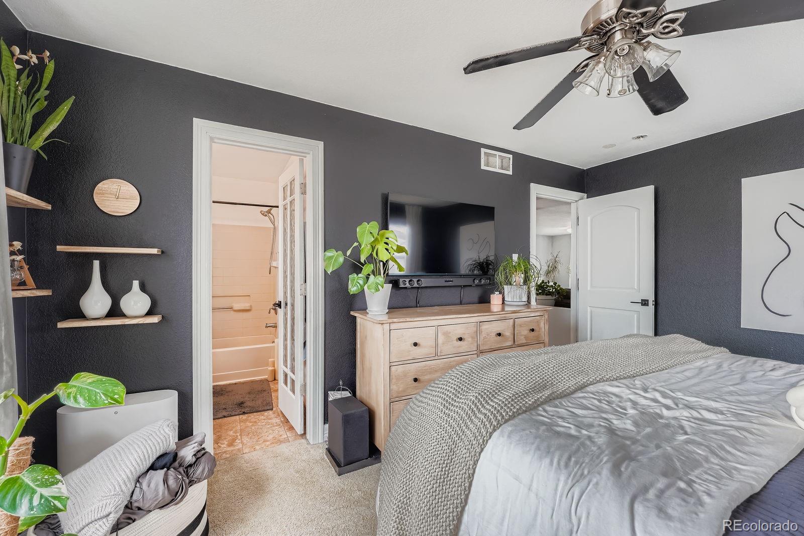 MLS Image #12 for 18660 e 42nd place,denver, Colorado