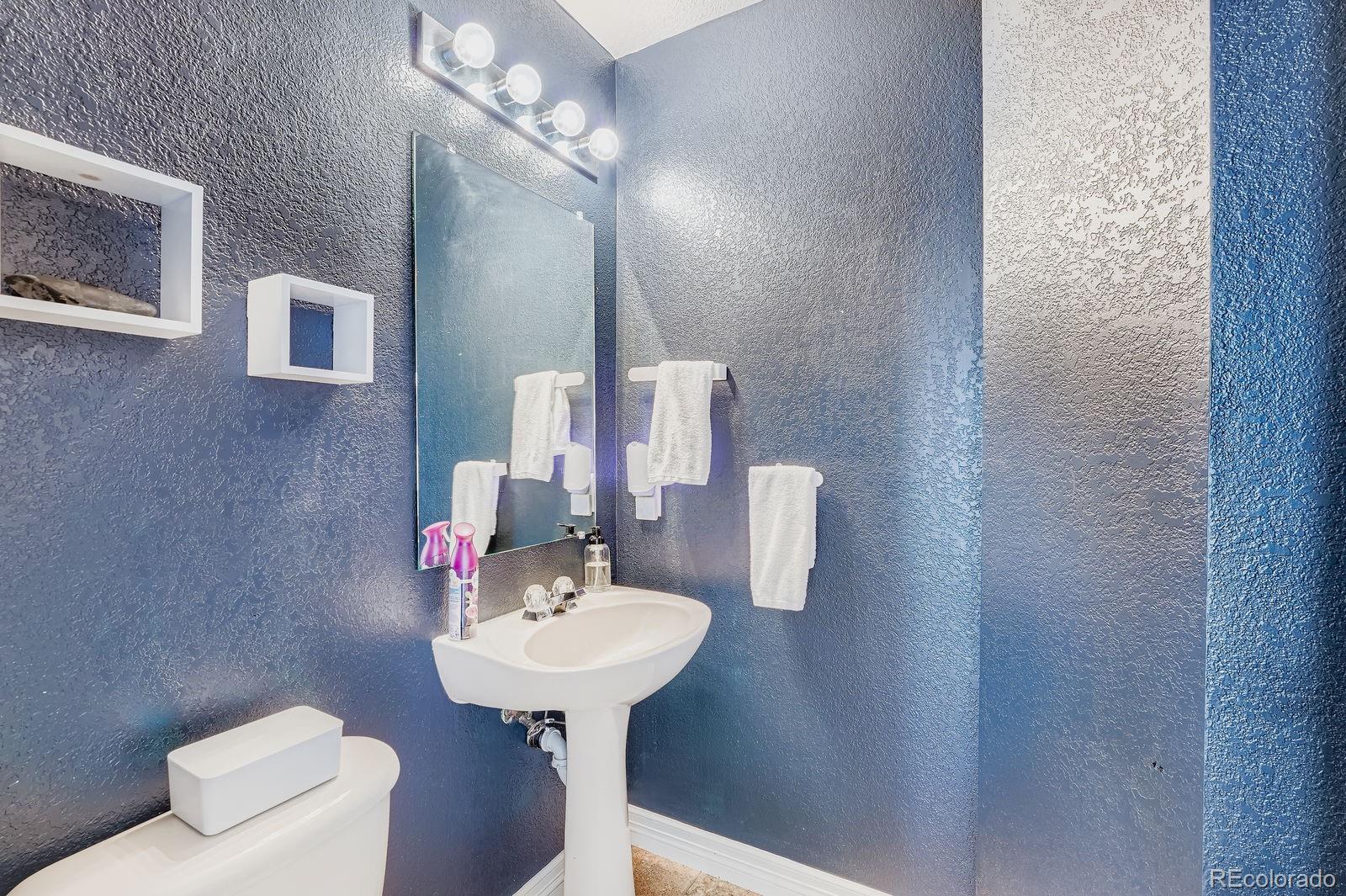 MLS Image #16 for 18660 e 42nd place,denver, Colorado