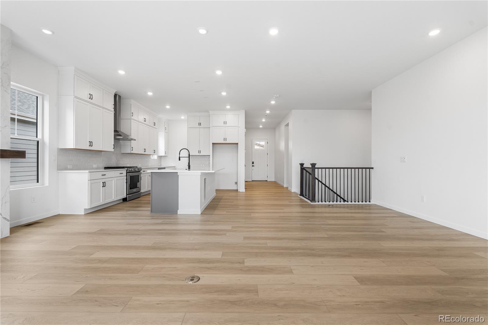 MLS Image #3 for 11112  amber light circle,littleton, Colorado