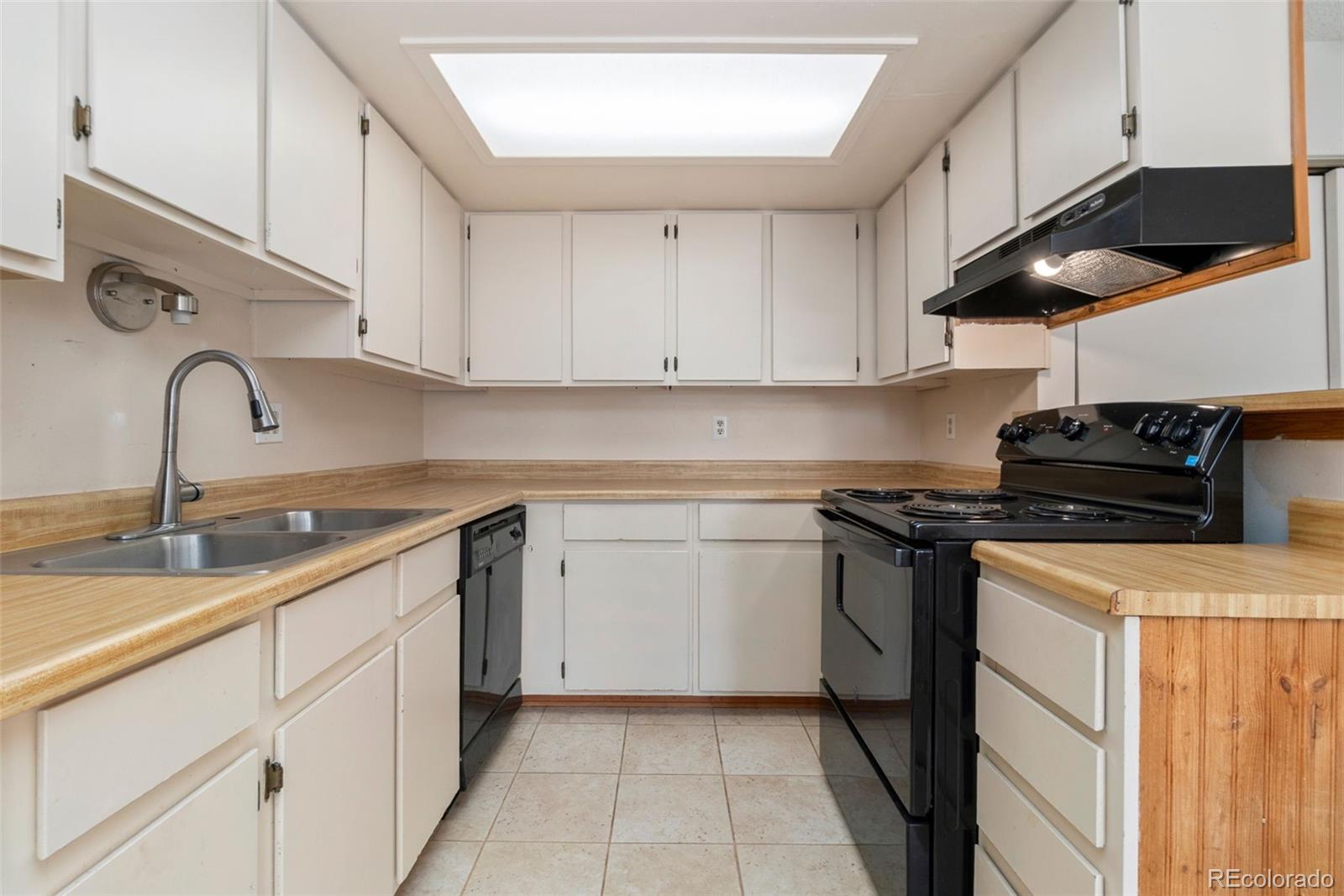 MLS Image #11 for 12474 w nevada place,lakewood, Colorado