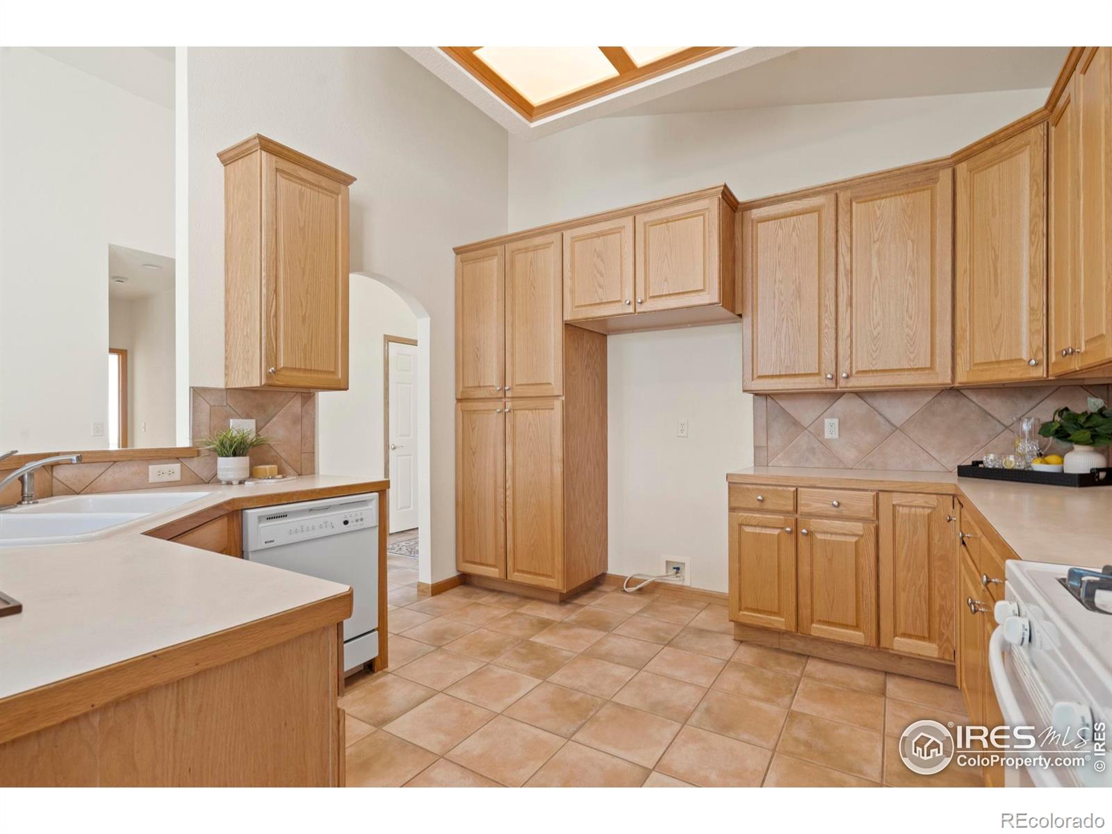 MLS Image #11 for 1916  hillside place,windsor, Colorado