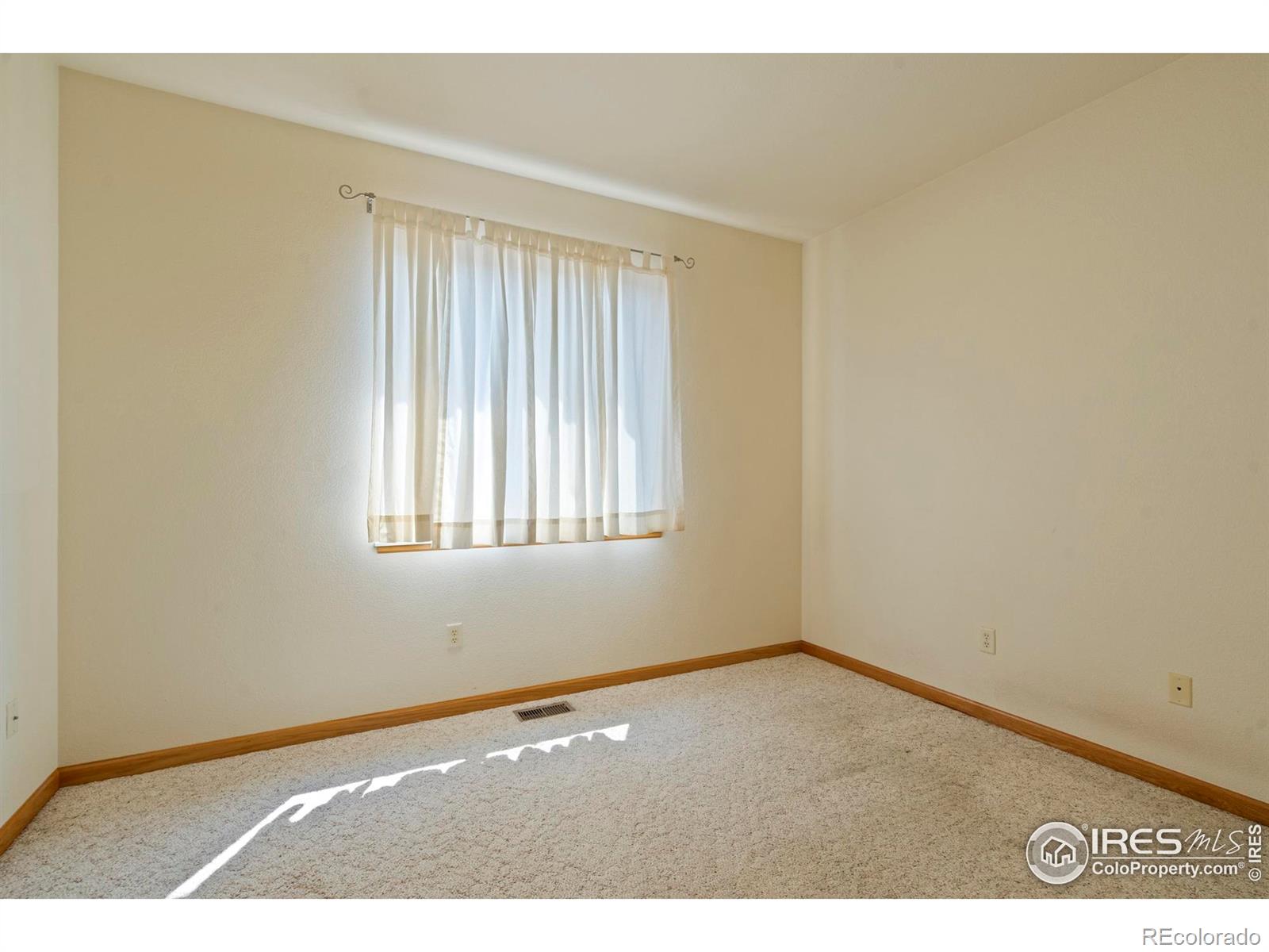 MLS Image #18 for 1916  hillside place,windsor, Colorado