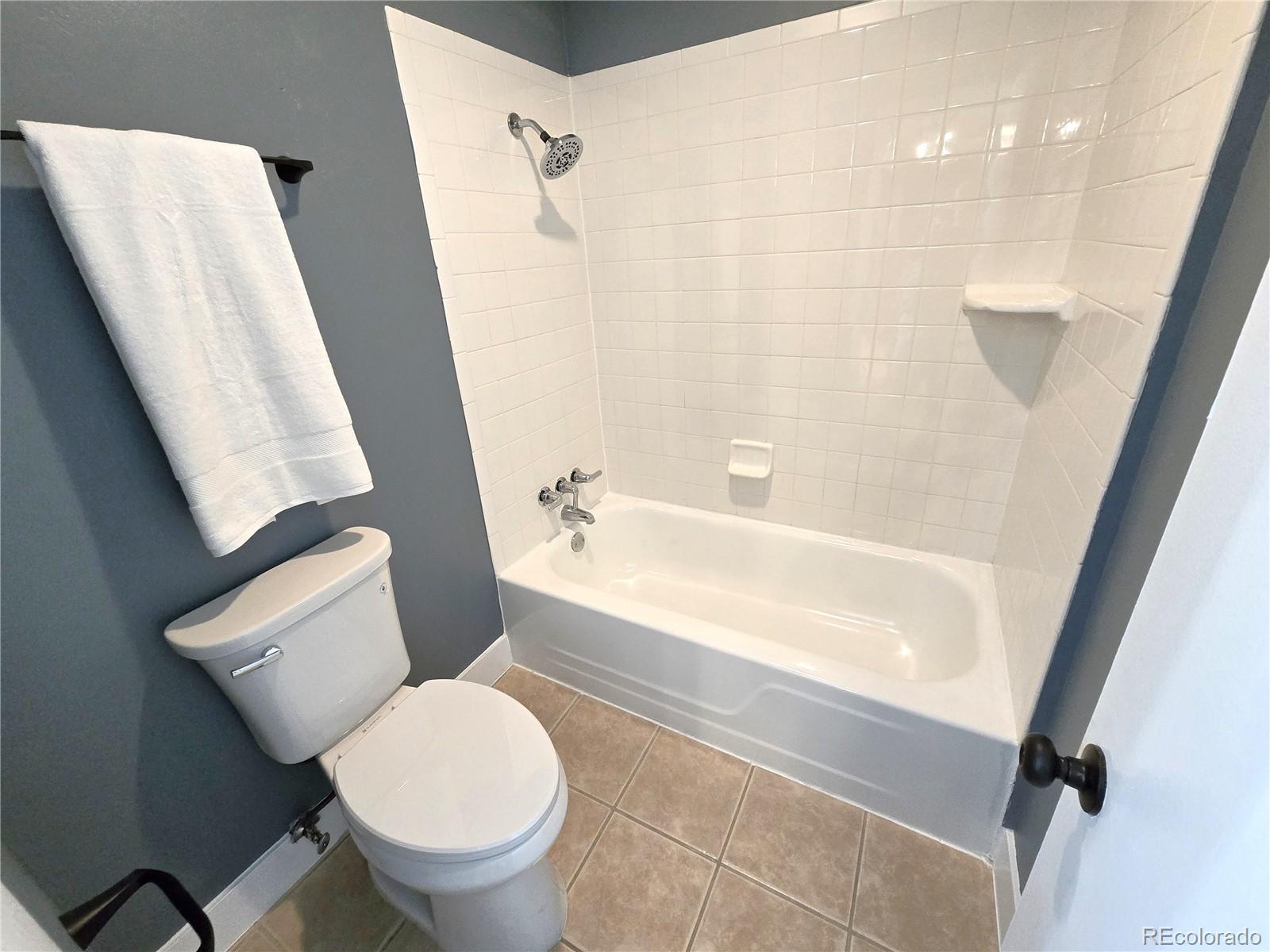 MLS Image #13 for 2375 s linden court,denver, Colorado