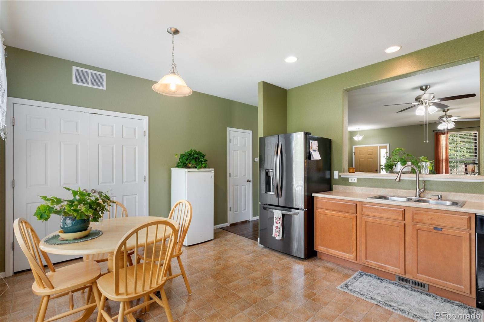 MLS Image #12 for 2091  squawbush ridge,colorado springs, Colorado
