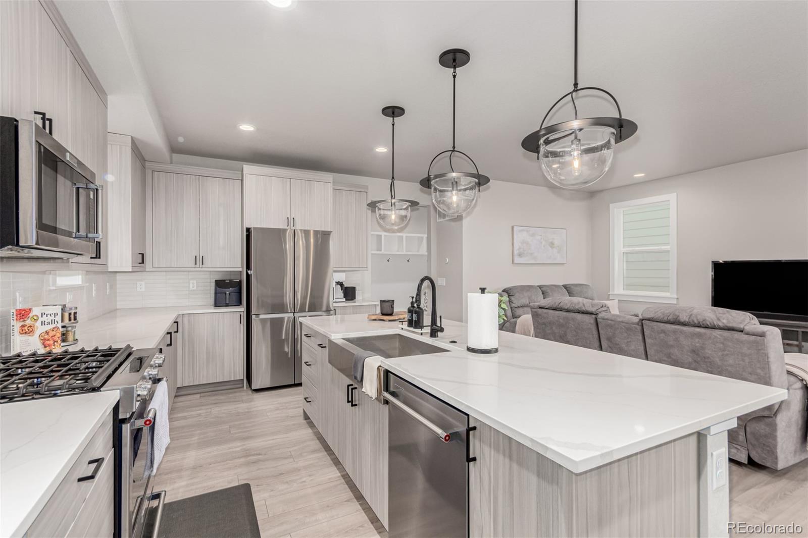 MLS Image #17 for 2742 e 103rd avenue,denver, Colorado