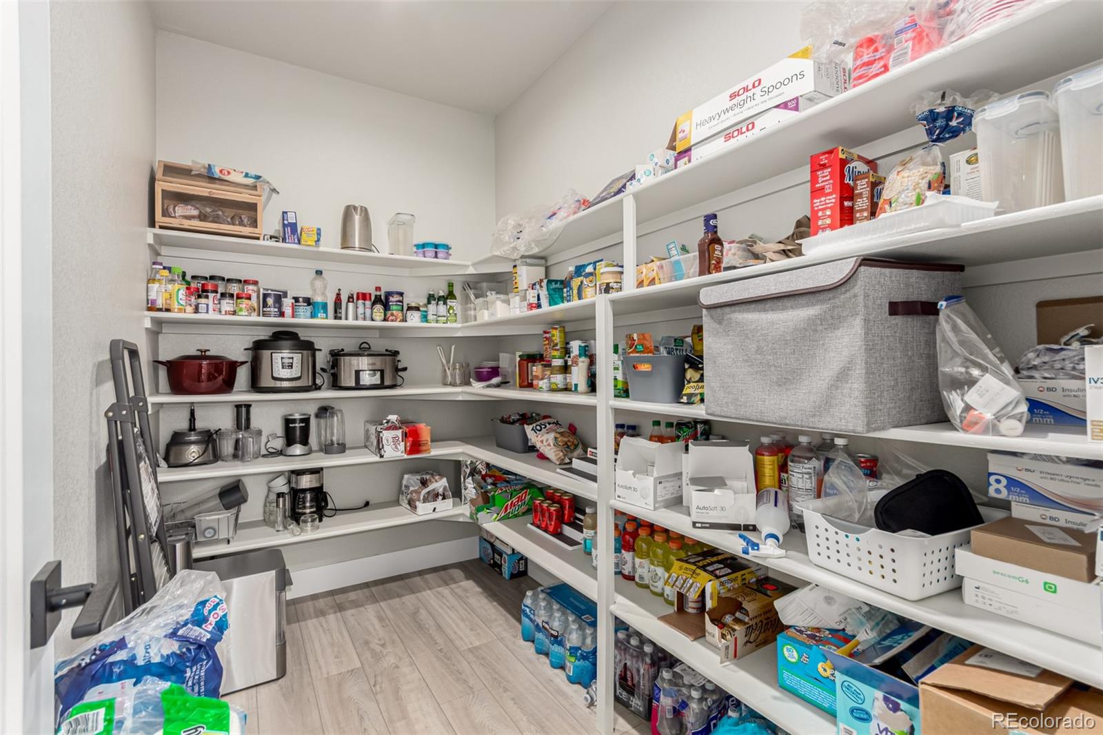 MLS Image #19 for 2742 e 103rd avenue,denver, Colorado