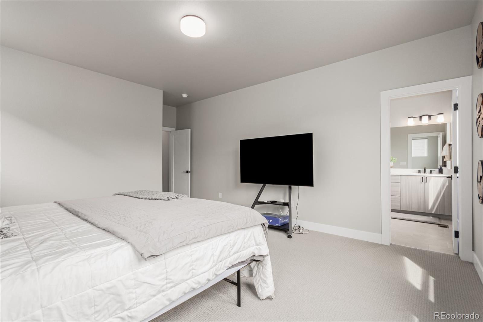 MLS Image #28 for 2742 e 103rd avenue,denver, Colorado