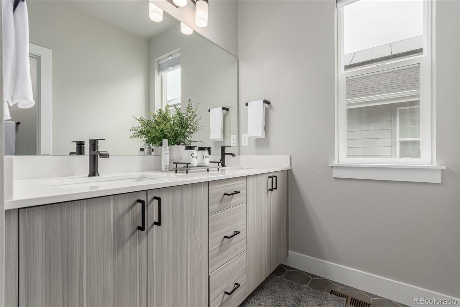 MLS Image #38 for 2742 e 103rd avenue,denver, Colorado