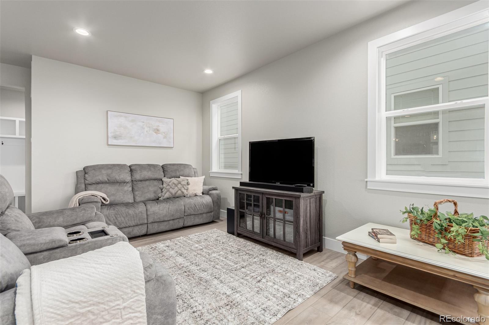 MLS Image #9 for 2742 e 103rd avenue,denver, Colorado