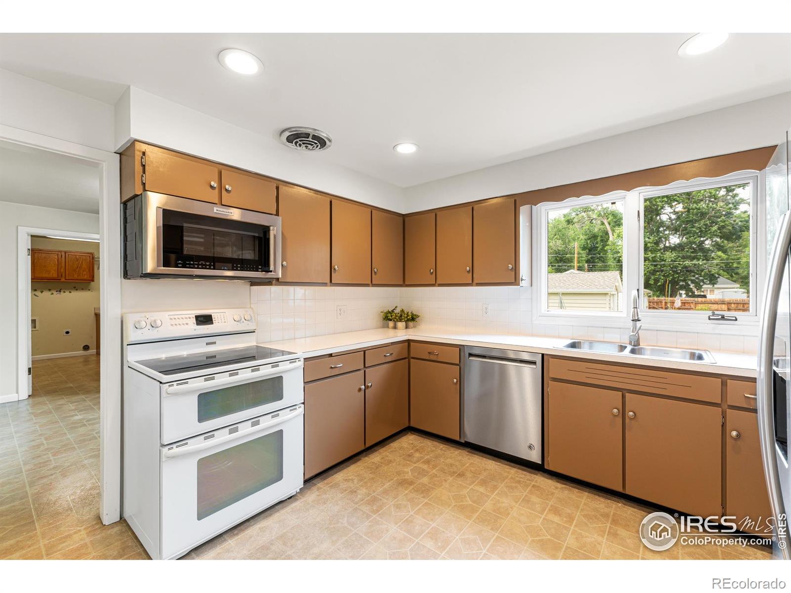 MLS Image #9 for 810  elm street,windsor, Colorado