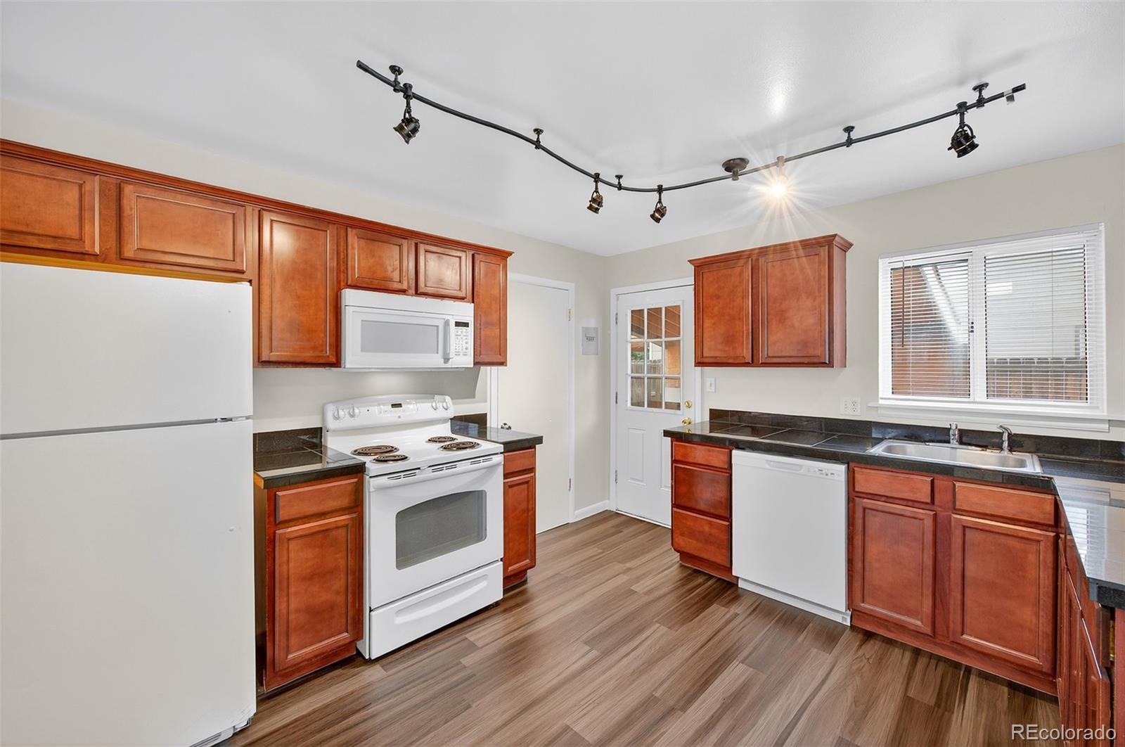 MLS Image #7 for 815  macon street,aurora, Colorado
