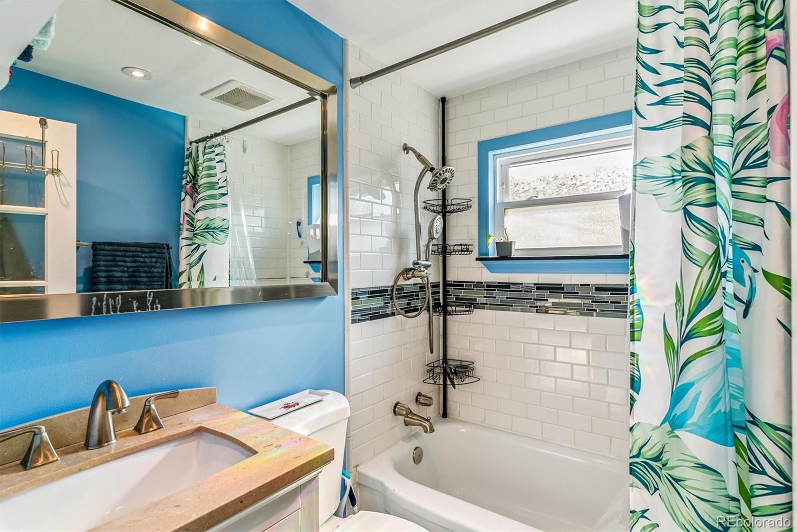 MLS Image #12 for 850 s vrain street,denver, Colorado