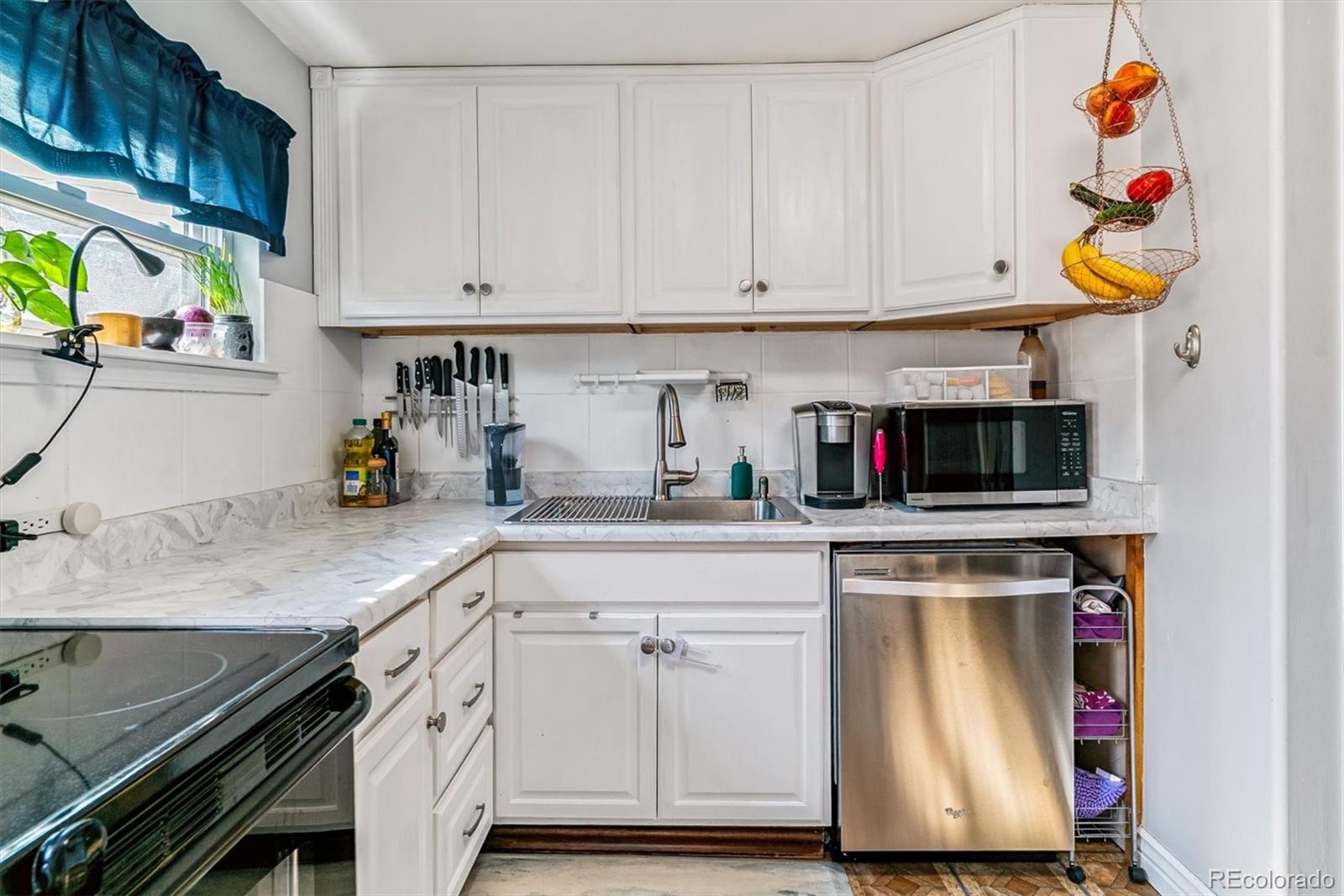 MLS Image #3 for 850 s vrain street,denver, Colorado