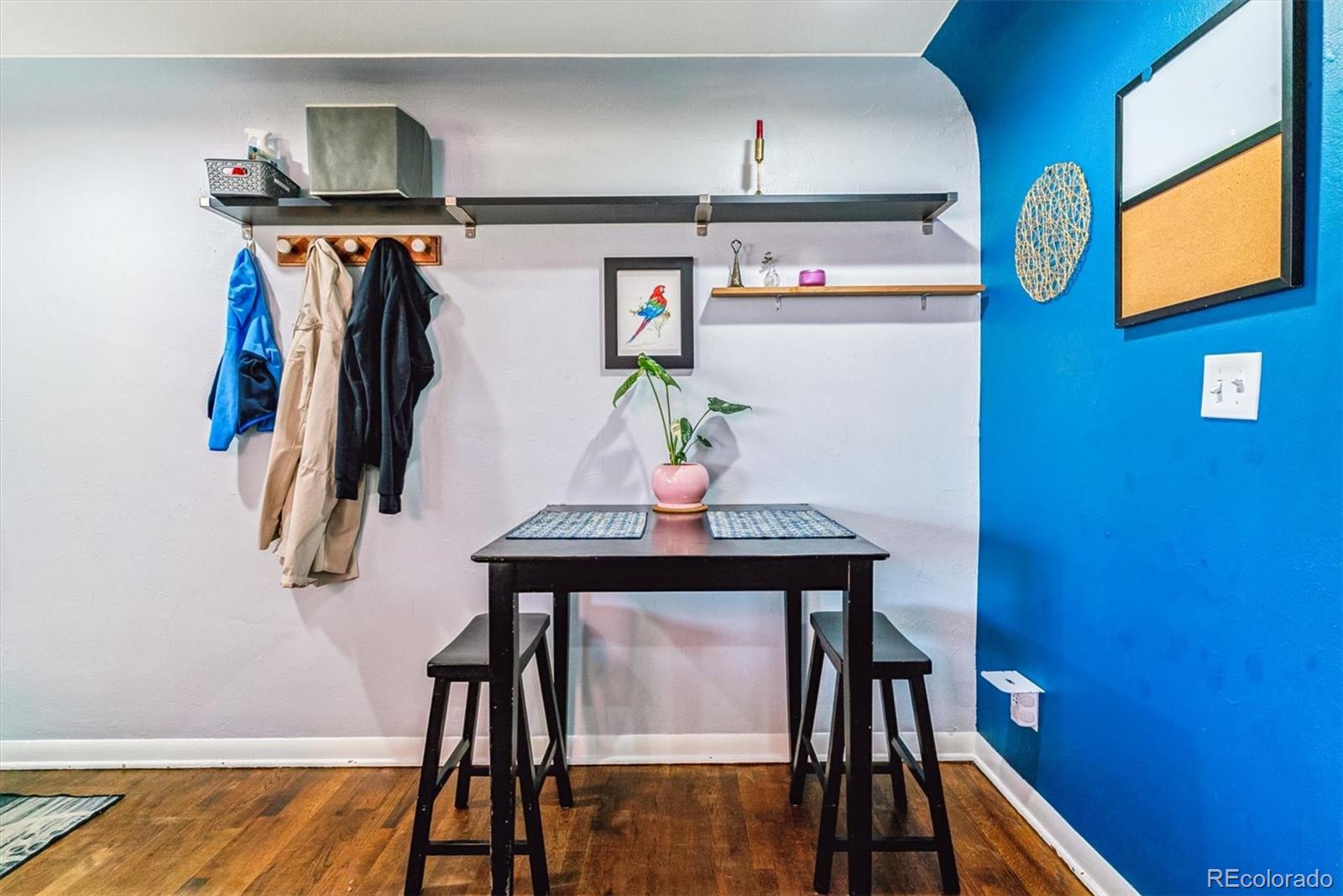 MLS Image #8 for 850 s vrain street,denver, Colorado