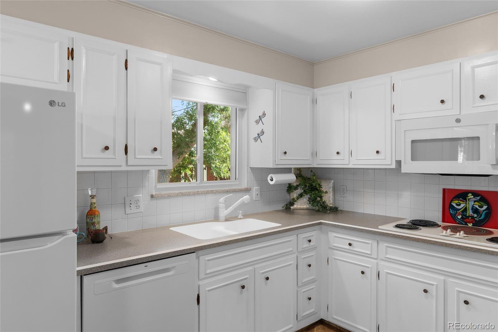 MLS Image #8 for 3320 s fulton court,denver, Colorado