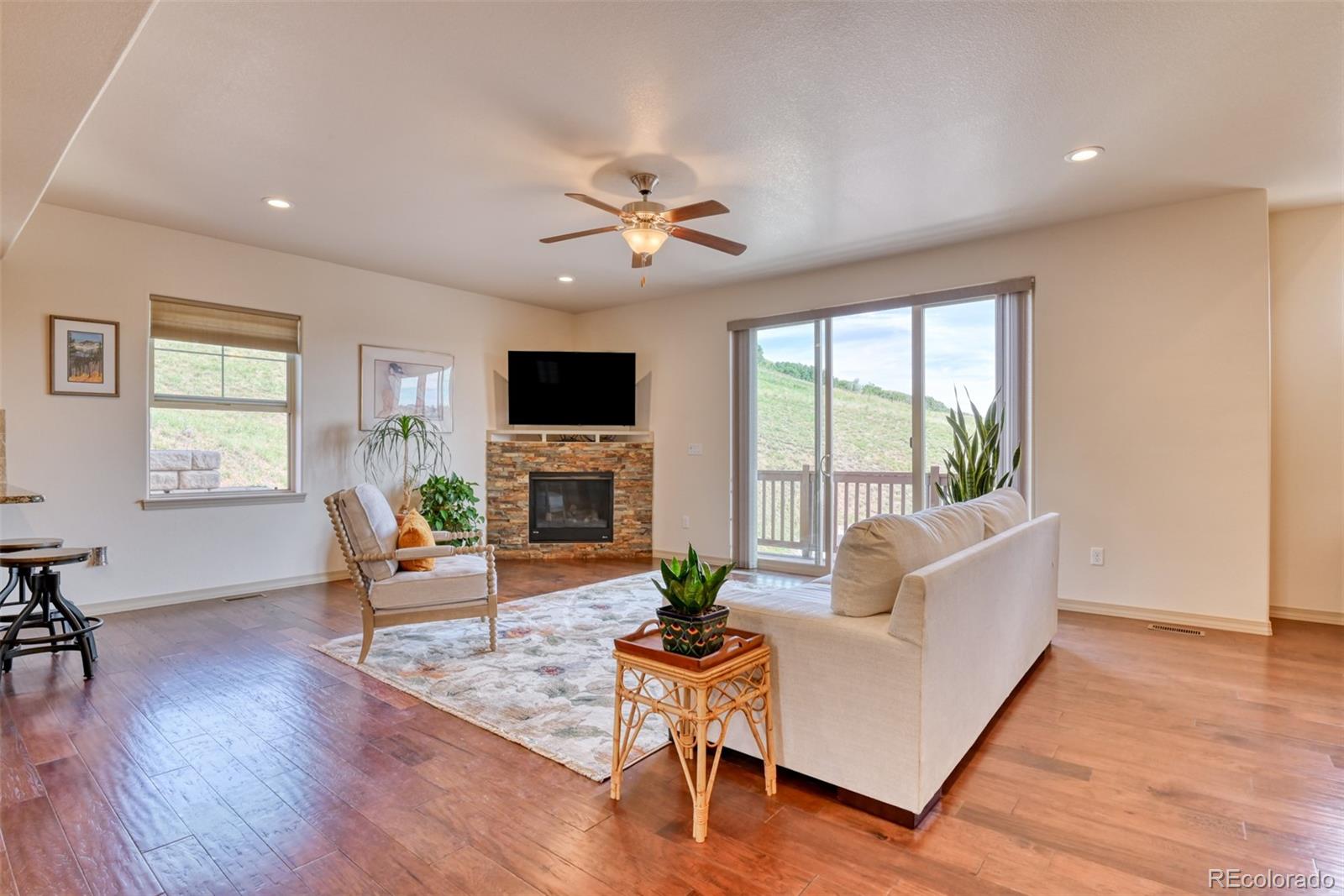 MLS Image #11 for 5703  canyon reserve heights,colorado springs, Colorado