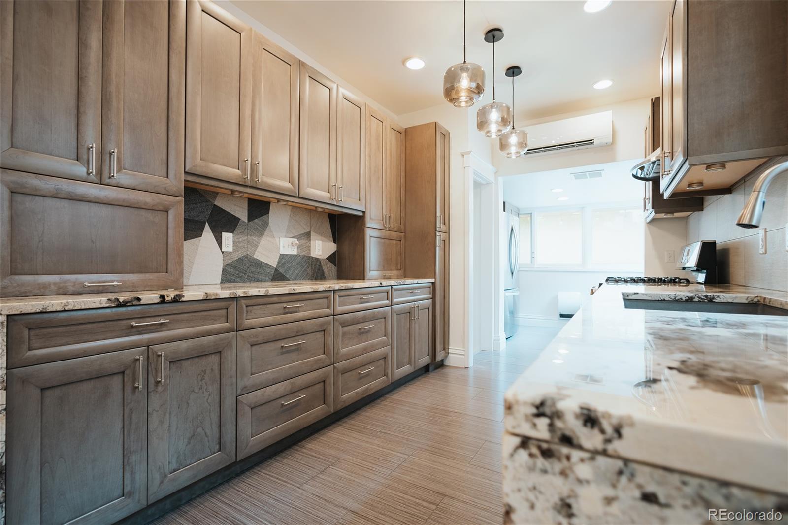 MLS Image #10 for 850  steele street,denver, Colorado